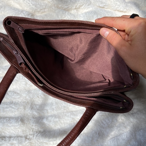 Bueno Leather Classics Handbag - Picture 4 of 5